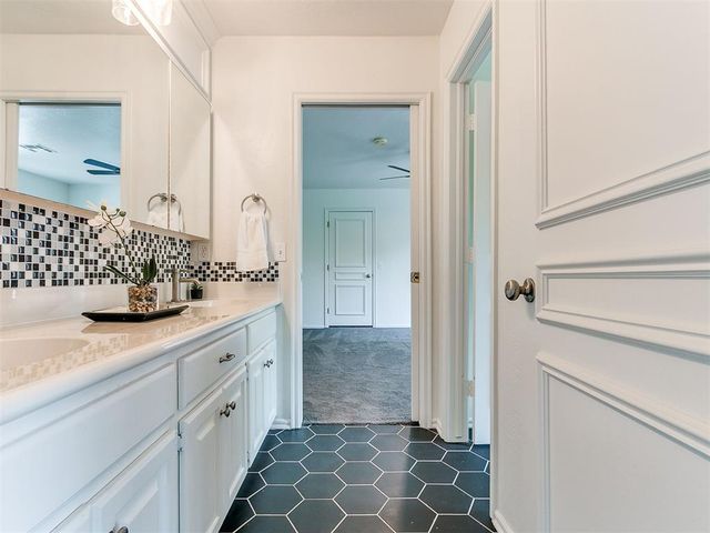 2917 Kingwood Drive, Edmond, OK 73013