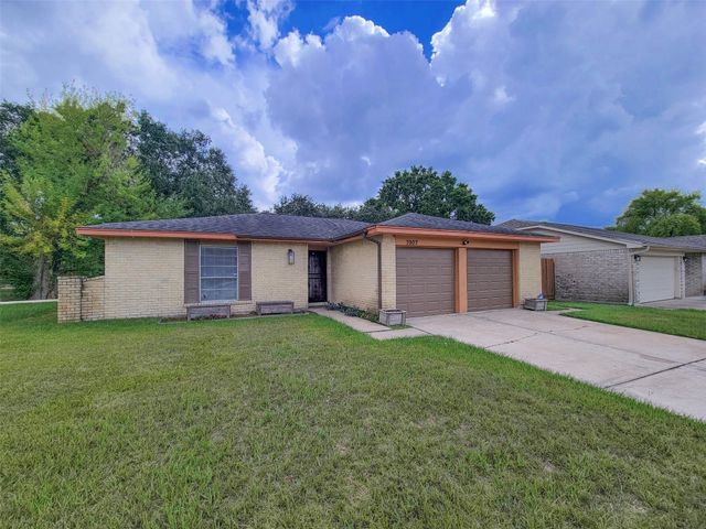 7907 Rumbling Wood Court, Houston, TX 77086