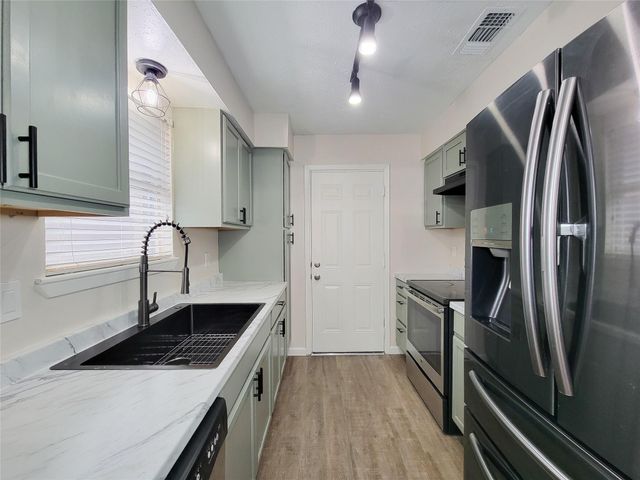 7907 Rumbling Wood Court, Houston, TX 77086
