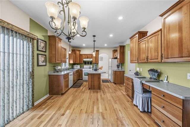 14 Marc Mar Trail, Gates, NY 14606