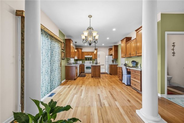 14 Marc Mar Trail, Gates, NY 14606