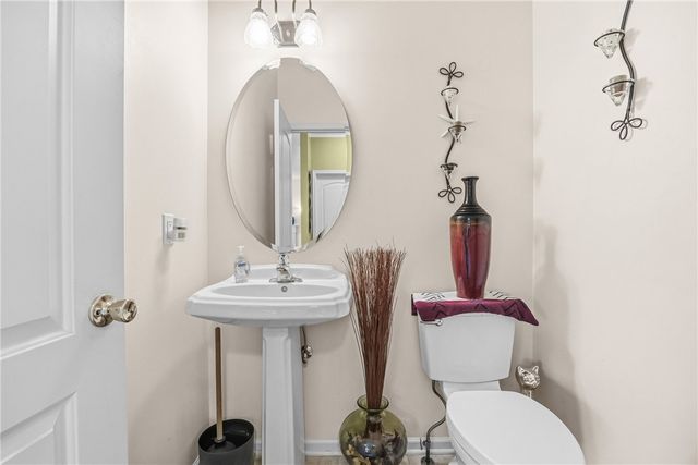 14 Marc Mar Trail, Gates, NY 14606