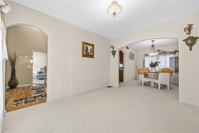 14 Marc Mar Trail, Gates, NY 14606