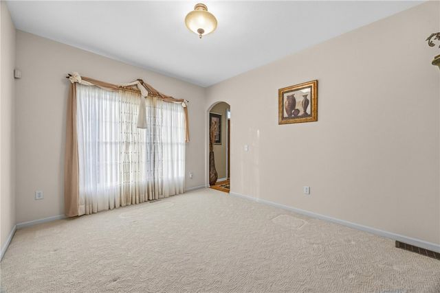 14 Marc Mar Trail, Gates, NY 14606