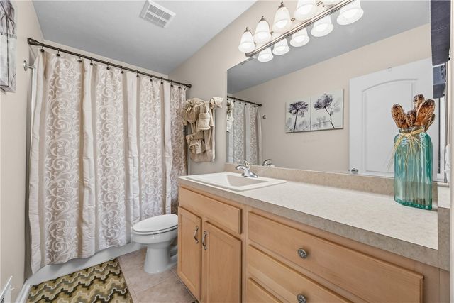 14 Marc Mar Trail, Gates, NY 14606