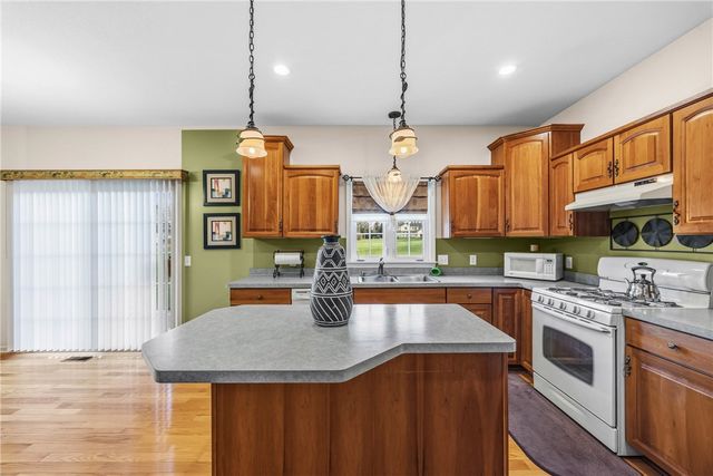 14 Marc Mar Trail, Gates, NY 14606