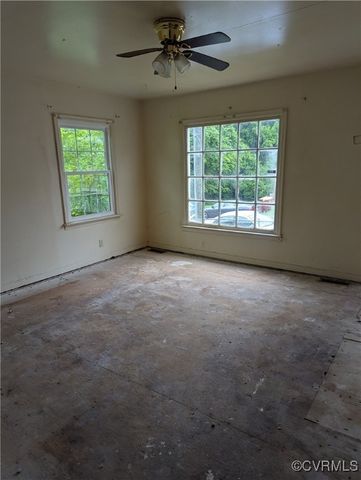 1224 McKenzie St, Petersburg, VA 23803