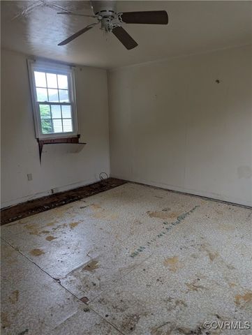 1224 McKenzie St, Petersburg, VA 23803