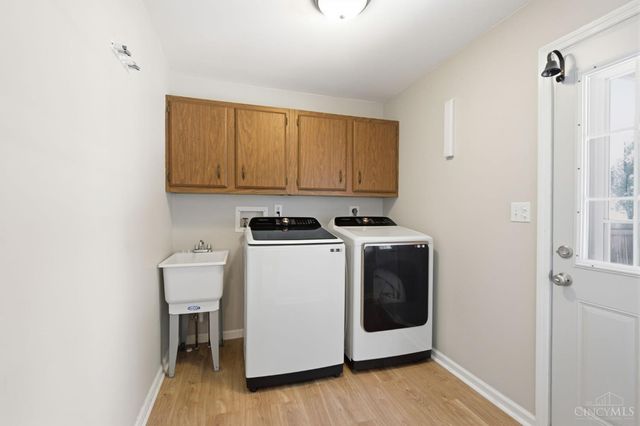 2042 Cortina Drive, Dayton, OH 45459