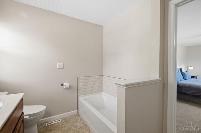 2042 Cortina Drive, Dayton, OH 45459
