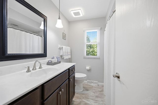 2042 Cortina Drive, Dayton, OH 45459