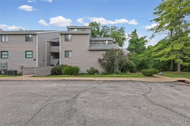1333 Prospect Village Lane A, Ballwin, MO 63021