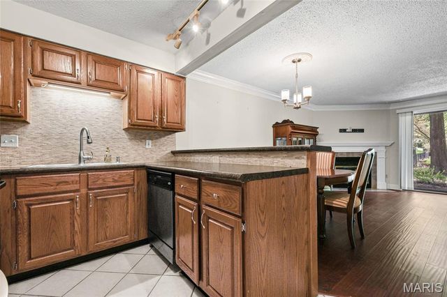 1333 Prospect Village Lane A, Ballwin, MO 63021