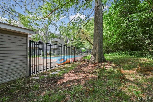 1333 Prospect Village Lane A, Ballwin, MO 63021