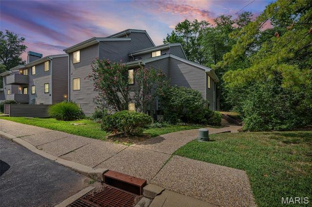 1333 Prospect Village Lane A, Ballwin, MO 63021