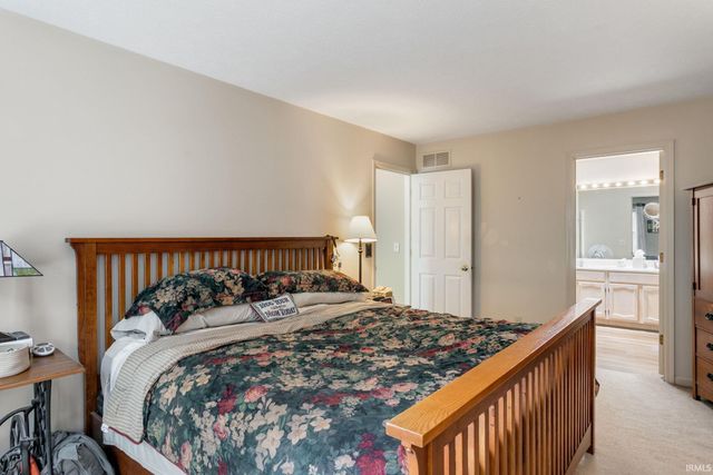 26641 Hampton Woods Drive, Elkhart, IN 46514