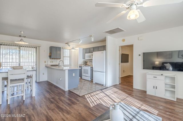 3732 S Paseo De Los Nardos, Green Valley, AZ 85614