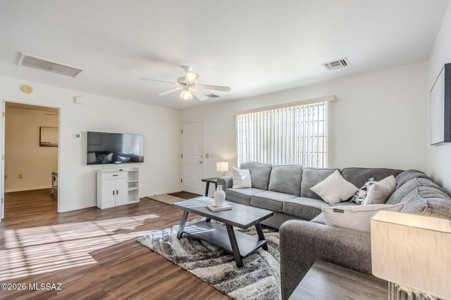 3732 S Paseo De Los Nardos, Green Valley, AZ 85614