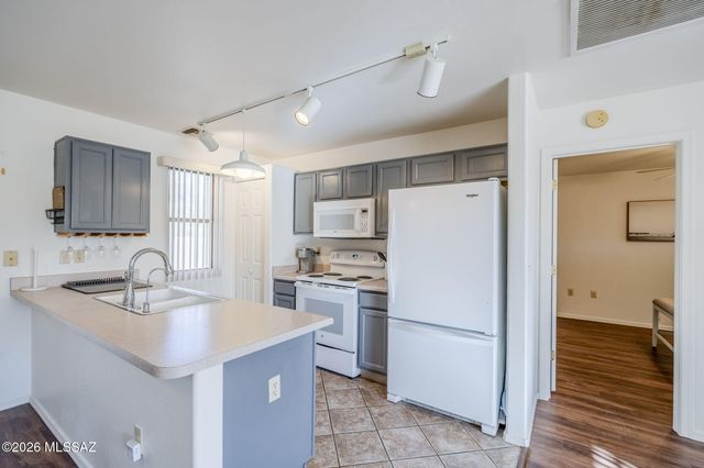 3732 S Paseo De Los Nardos, Green Valley, AZ 85614