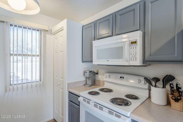 3732 S Paseo De Los Nardos, Green Valley, AZ 85614