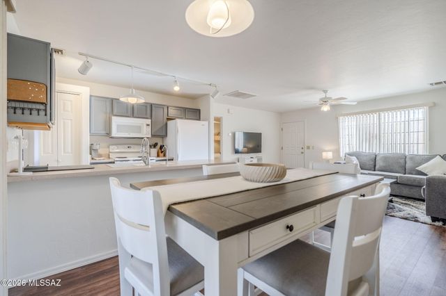 3732 S Paseo De Los Nardos, Green Valley, AZ 85614
