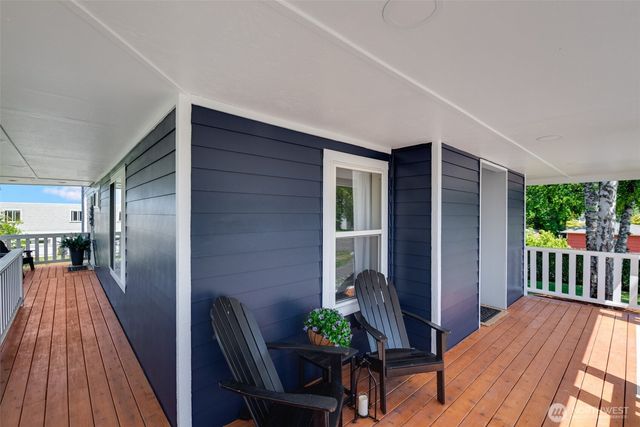 615 613 Lafayette Street, Steilacoom, WA 98388