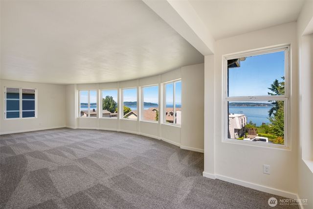 615 613 Lafayette Street, Steilacoom, WA 98388