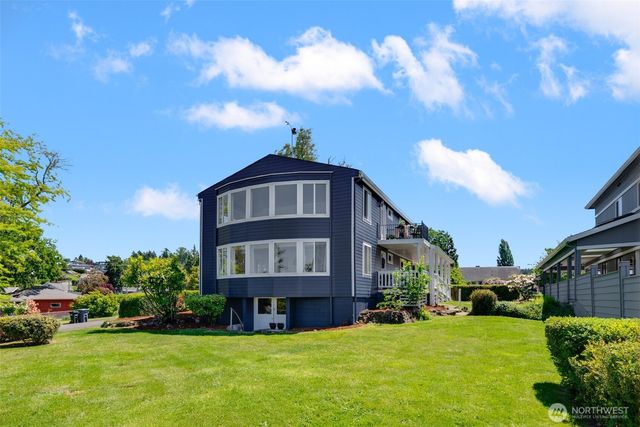 615 613 Lafayette Street, Steilacoom, WA 98388