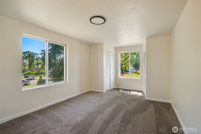 615 613 Lafayette Street, Steilacoom, WA 98388