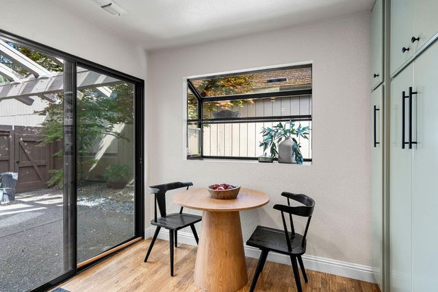 703 Dunbarton Cir, Sacramento, CA 95825