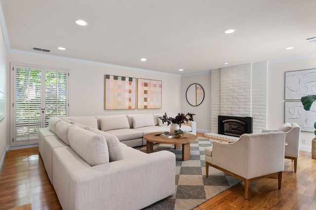 703 Dunbarton Cir, Sacramento, CA 95825