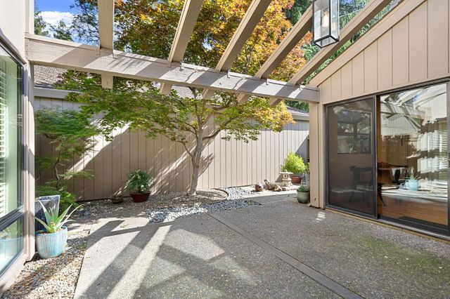 703 Dunbarton Cir, Sacramento, CA 95825