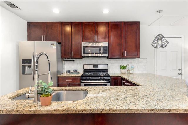 5108 Emerald Forest DR, Austin, TX 78745