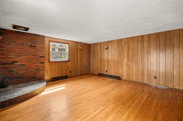 108 Welsford St, Brockton, MA 02302