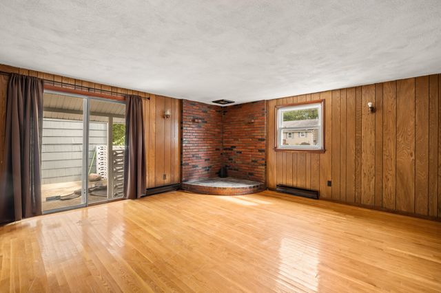 108 Welsford St, Brockton, MA 02302