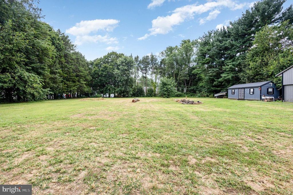 4033 CONOWINGO RD, Darlington, MD 21034