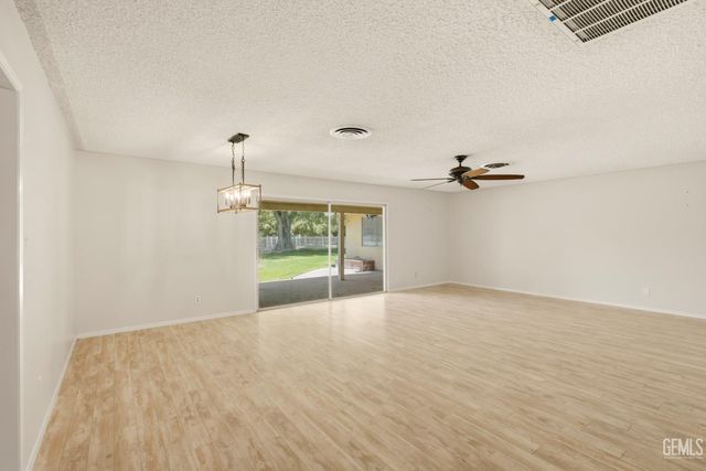5300 Shafter Road, Bakersfield, CA 93313