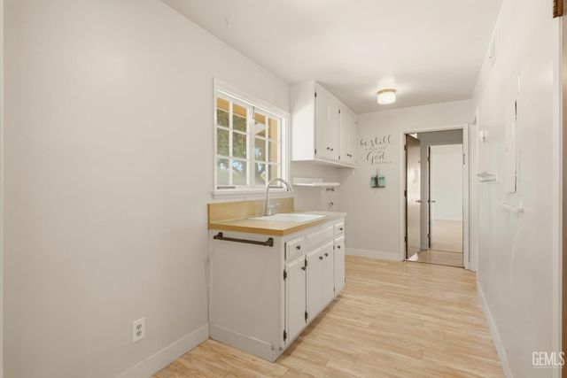 5300 Shafter Road, Bakersfield, CA 93313