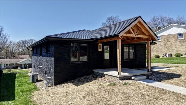 212 High Street, Dover, OH 44622
