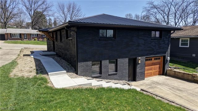 212 High Street, Dover, OH 44622