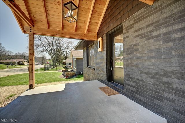212 High Street, Dover, OH 44622