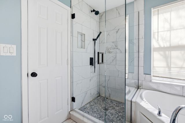 6306 Pickwick Court, Zionsville, IN 46077