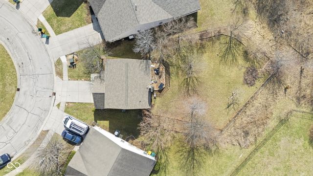 6306 Pickwick Court, Zionsville, IN 46077