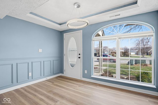 6306 Pickwick Court, Zionsville, IN 46077