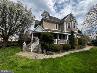 527 CHESTER PIKE, Sharon Hill, PA 19079