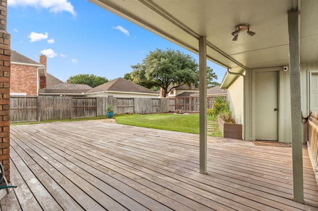 7723 Stonesdale Drive, Houston, TX 77095