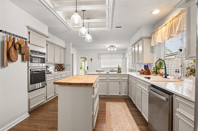 7723 Stonesdale Drive, Houston, TX 77095