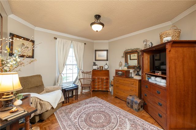 2490 E Camelot Place, Fayetteville, AR 72701