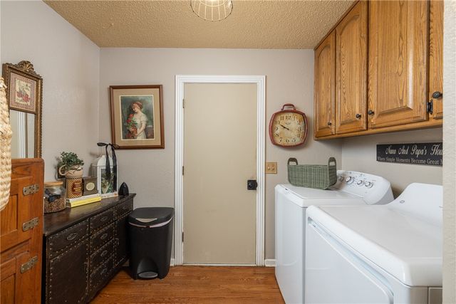 2490 E Camelot Place, Fayetteville, AR 72701