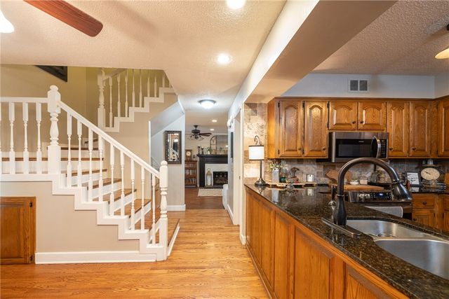 2490 E Camelot Place, Fayetteville, AR 72701